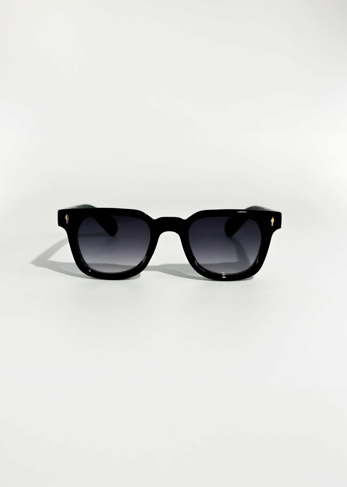 Lunettes de soleil noires iconiques – UV400 & Goldene Details